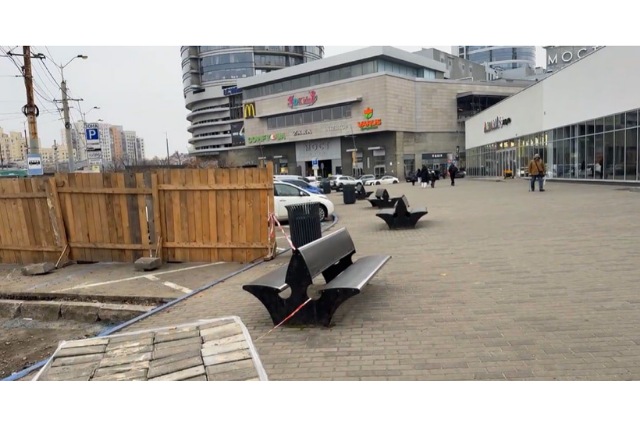 В центре Днепре делают антикарман для пешеходов