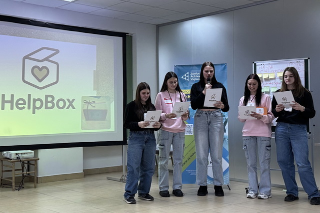 В Днепре молодежь представила собственные бизнес-идеи на двух Лагерях предпринимательства