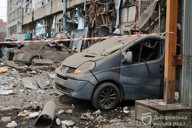 Четверо погибших, 26 раненых и разрушения в жилых домах: последствия вражеского удара по Днепру
