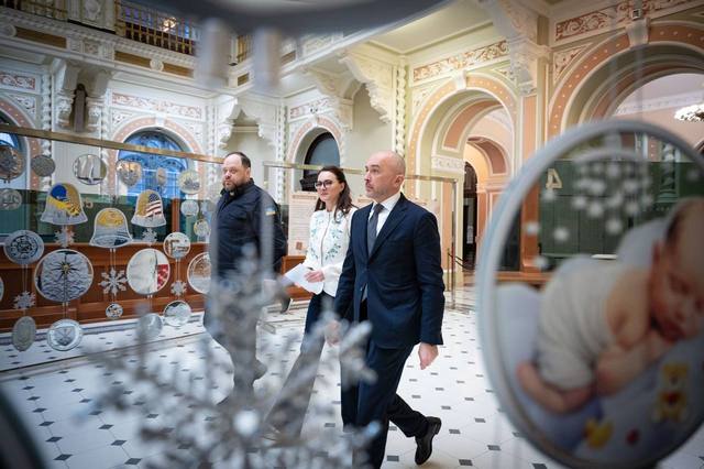 Фото: Юлія Свириденко/Telegram НБУ випустив 10-гривневі монети, присвячені Криму, Донецькій та Луганській областям