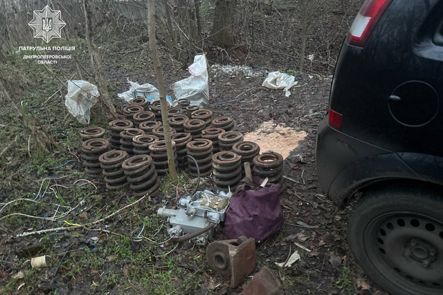 В Днепре патрульные задержали мужчину, который воровал запчасти к железнодорожным вагонам