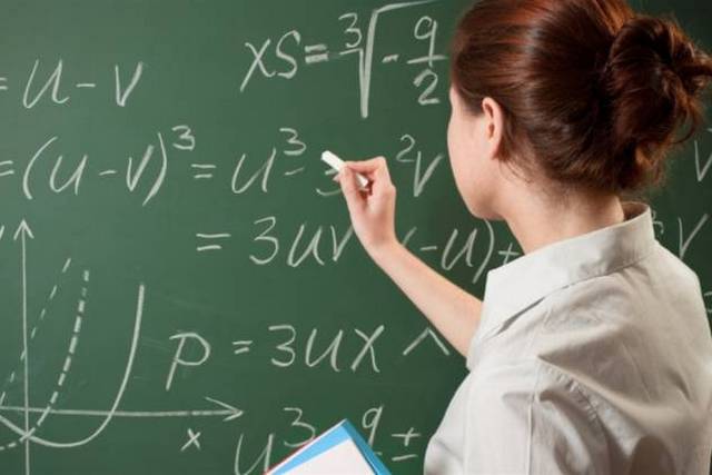 У бюджеті-2026 планують суттєво підняти зарплату вчителям: в уряді озвучили суму