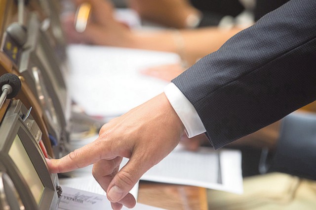 Рада убрала русский из перечня языков, которые нуждаются в особой защите