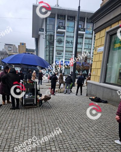 У центрі Дніпра напали на чоловіка у військовій формі: що кажуть у поліції