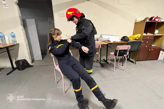 У Дніпрі продовжується навчання Дружин юних рятувальників-пожежних