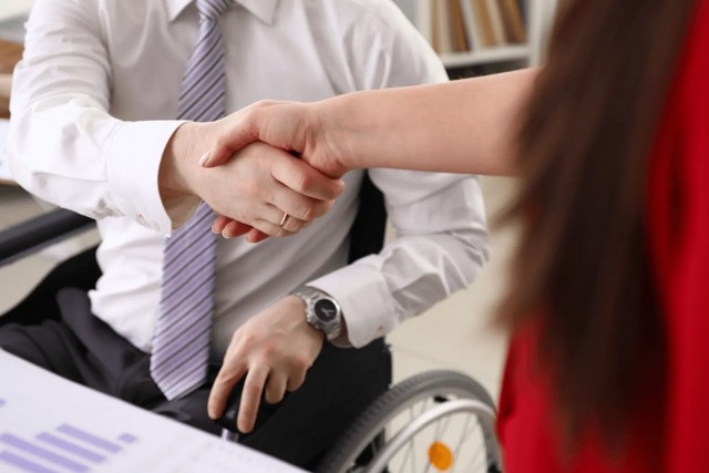 Предприниматели Днепропетровщины могут получить грант до 5 тыс. долларов от чешской гуманитарной организации