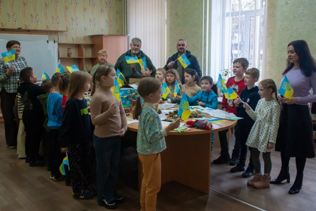 Как артисты и дети помогают выздоравливать нашим воинам