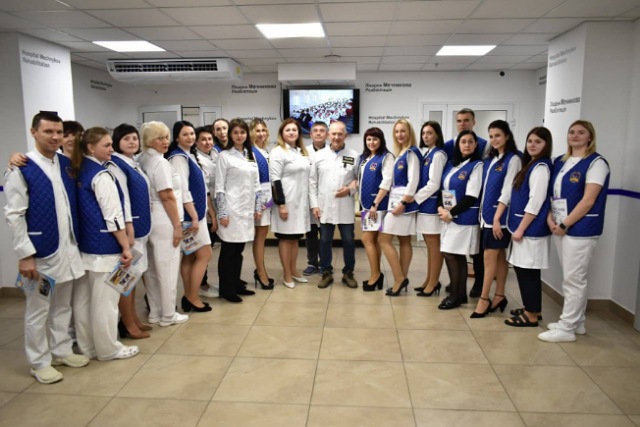 В Днепре провели торжественное посвящение в медсестры