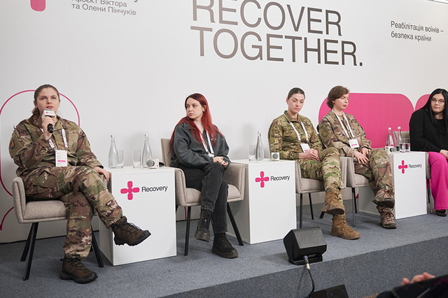 Медики Дніпра освоюють нові методи реабілітації військових