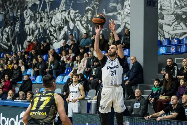 Дніпро - Чайка-ВМСУ. Фото - fbu.ua БК «Дніпро» розгромив «Чайку-ВМСУ» та вийшов у чвертьфінал Кубка України з баскетболу