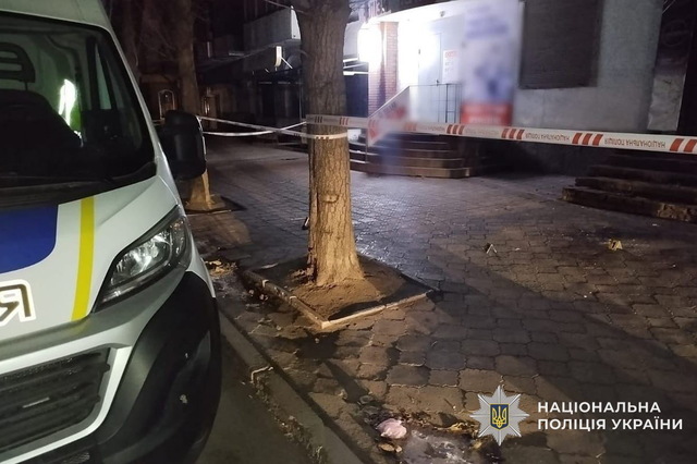 У Кам'янському чоловік підірвав через конфлікт хлопця