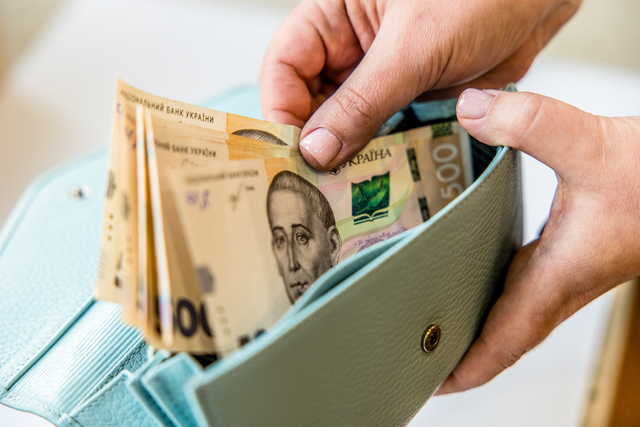 Украинцам в 2026 году увеличат зарплаты: что обещают работодатели