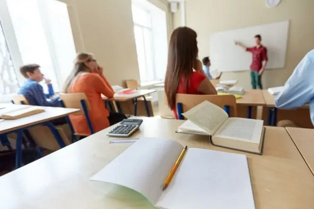 Зарплати педагогів зростуть на 30% з 1 січня - Міносвіти