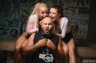 17-18 ��� � Morrison Bar